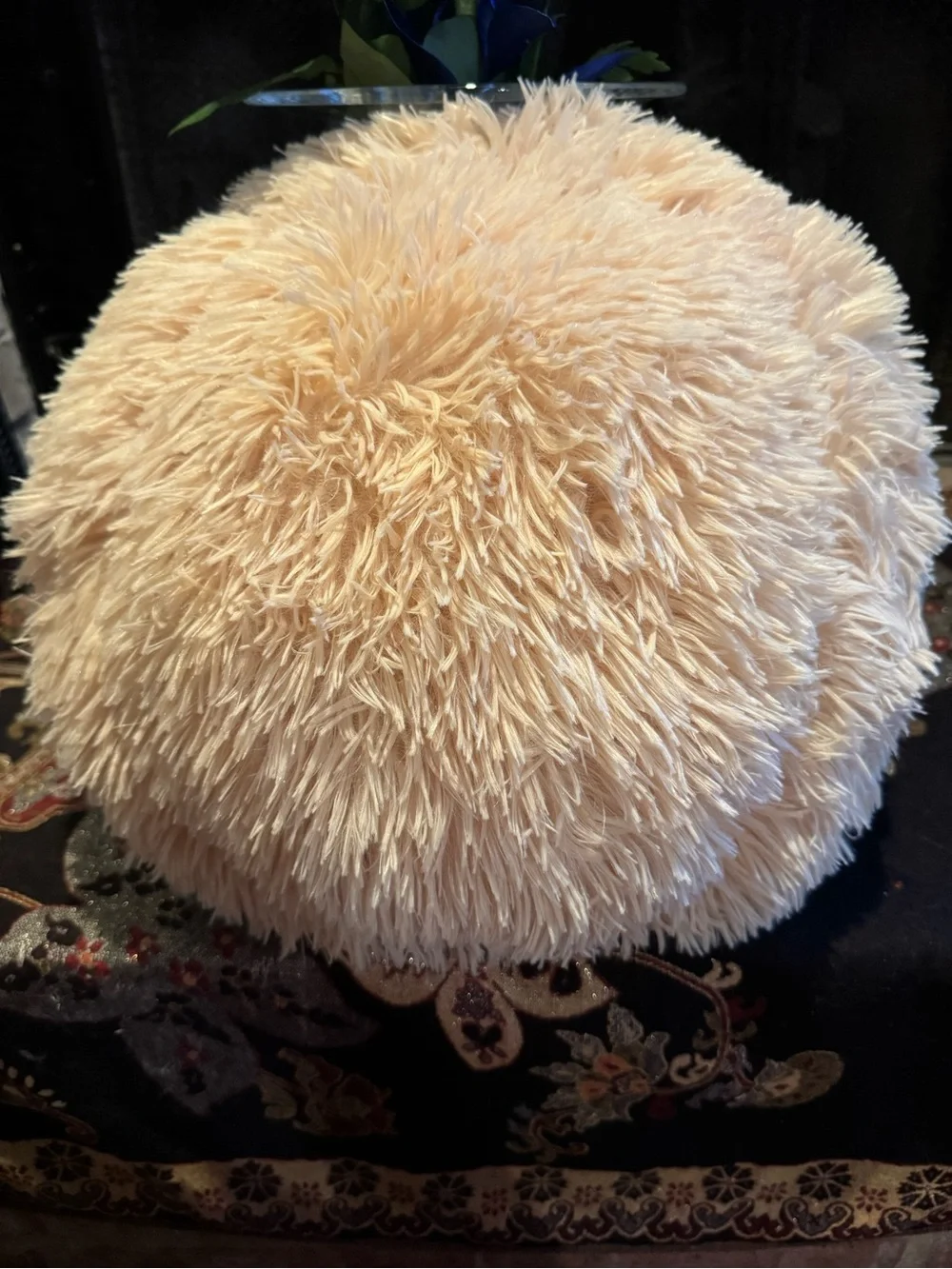 Round Plush Pet Bed for Dogs & Cats